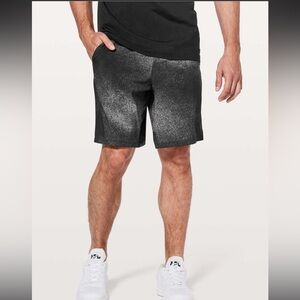 Lululemon Pace Breaker Short Linerless 9" ~ Lg